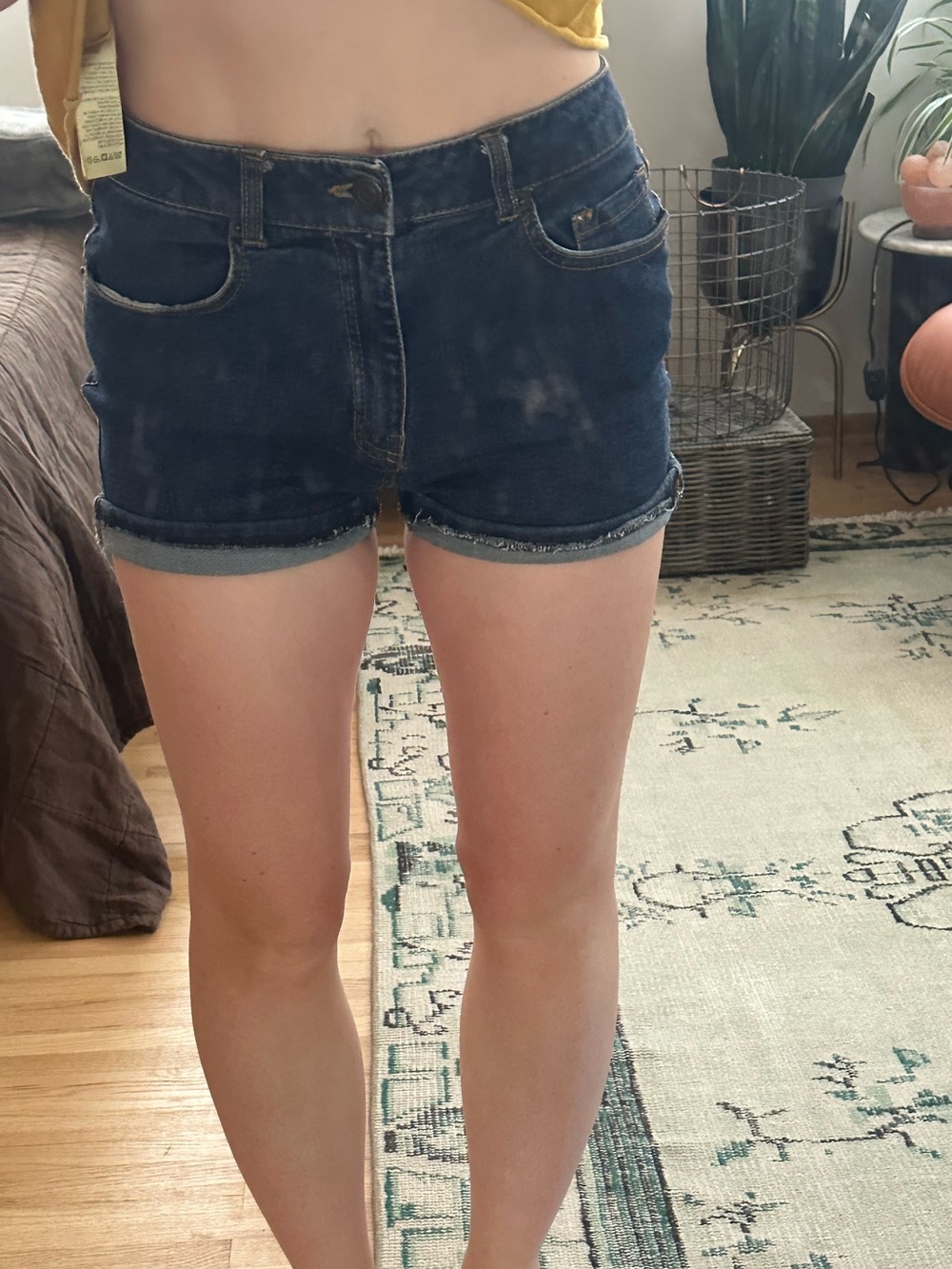 Brandy Melville Denim Roll-Hem Women's Shorts - Dark Blue